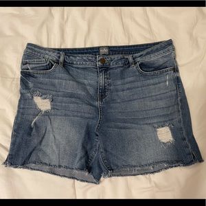 GUC Distressed Blue Jean shorts Soho size 16